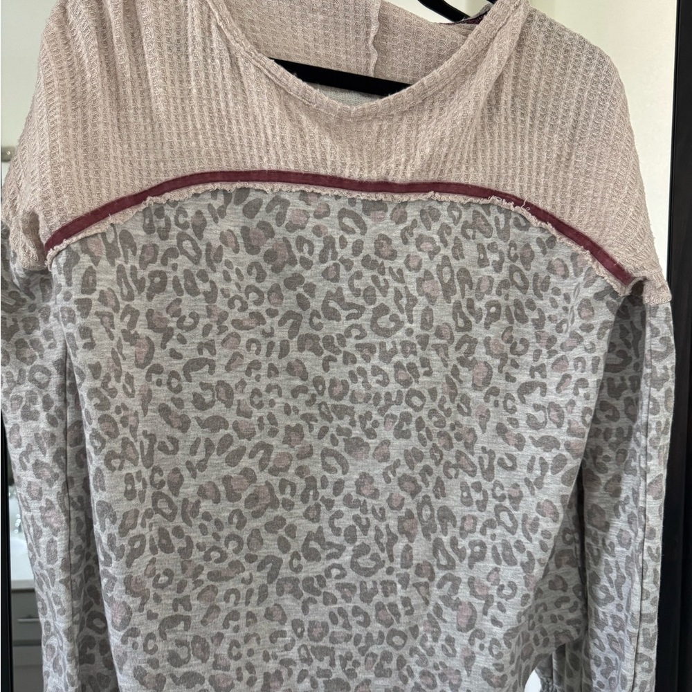48 - Knox Rose Beige and Brown Leopard Print Sweatshirt